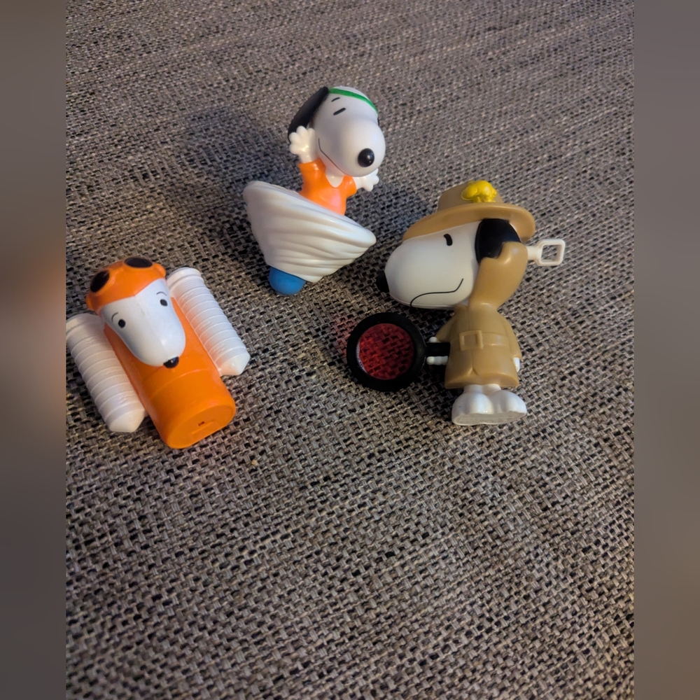 McDonald's Happy Meal Peanuts Snoopy Detective Sherlock Holmes Toy And Others